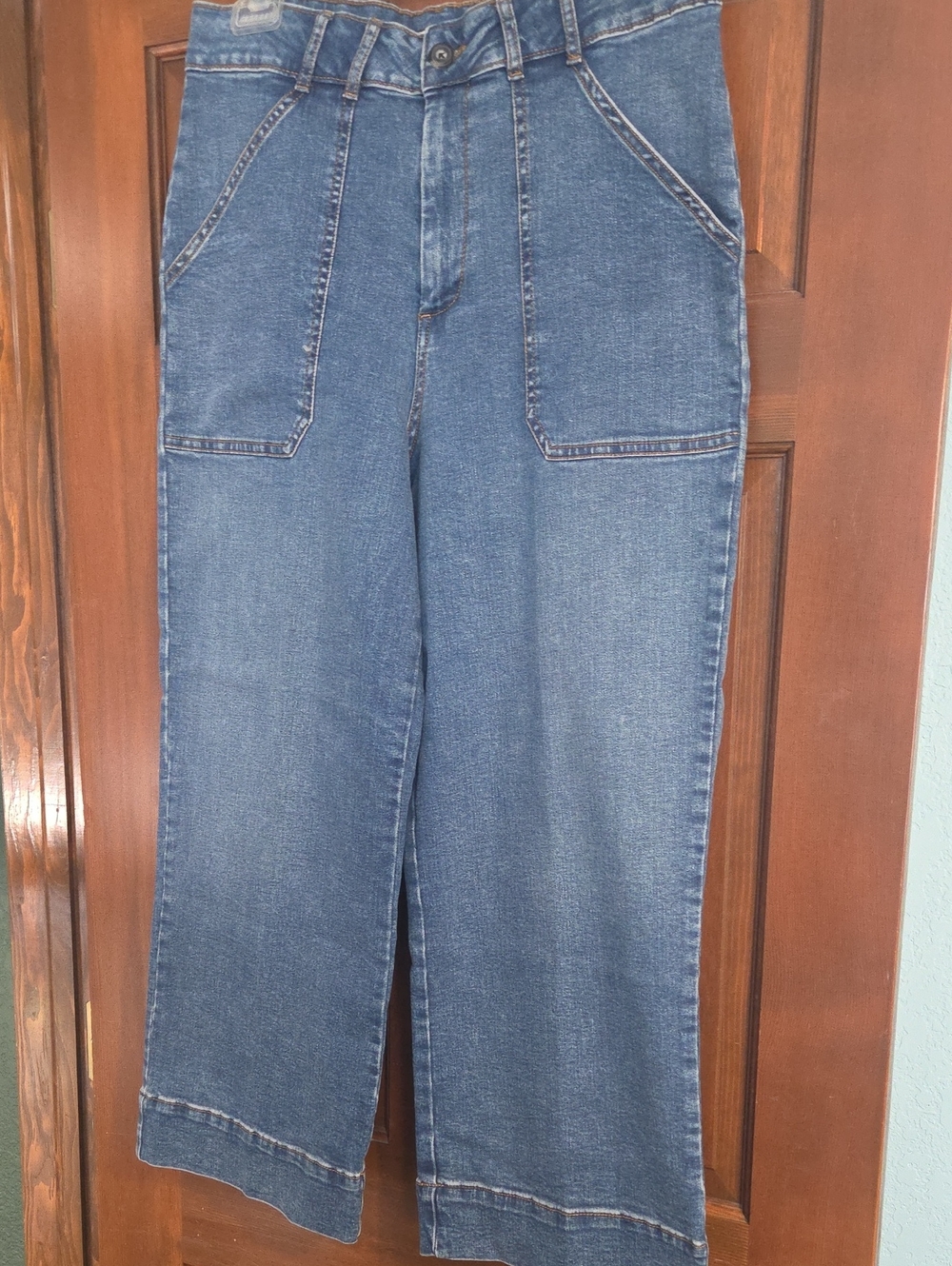 High-Rise Wide Leg Jeans in Medium Blue